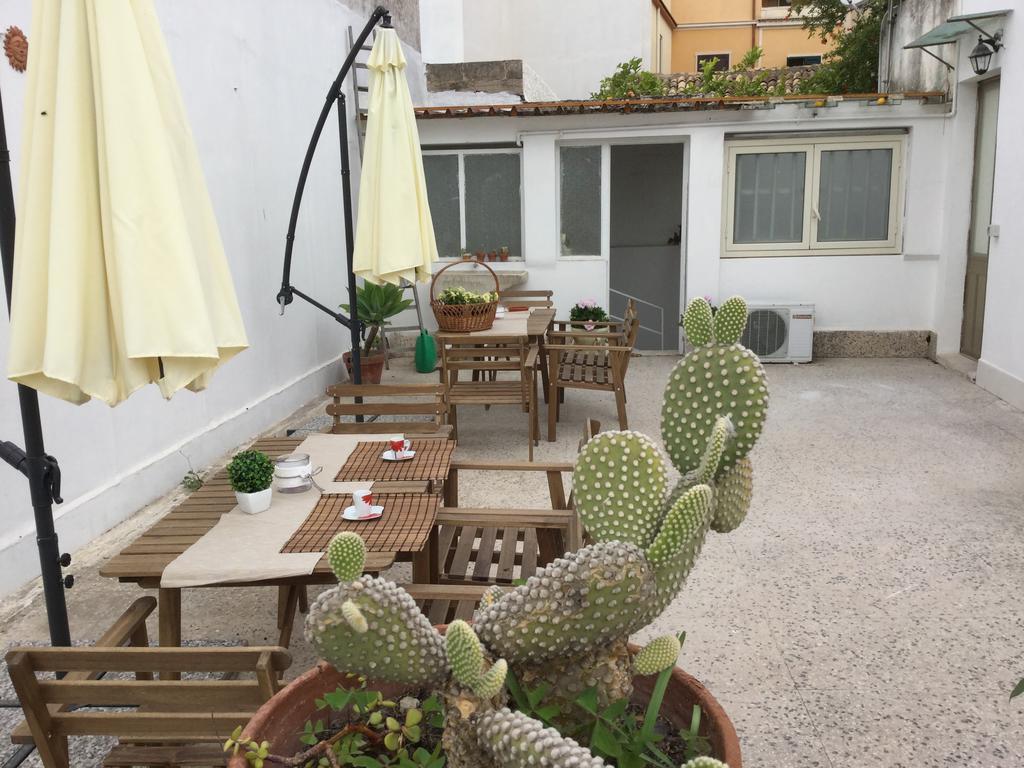 Case Vacanze Le Rose Vila Noto Exterior foto