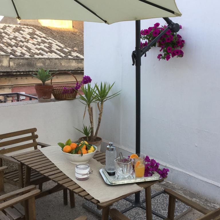 Case Vacanze Le Rose Vila Noto Exterior foto